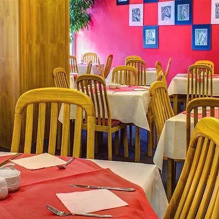 Luxury Family Bílá Labuť 4*