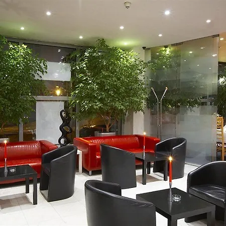 Luxury Family Bila Labut Hotel 4*