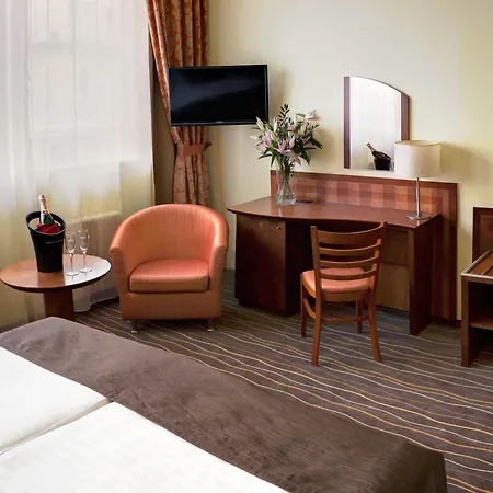 Luxury Family Bila Labut Hotel