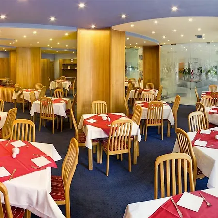 酒店 Luxury Family Bila Labut 4*