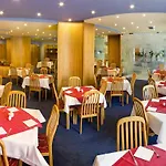 酒店 Luxury Family Bila Labut 4*