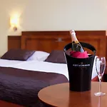 酒店 Luxury Family Bila Labut 布拉格