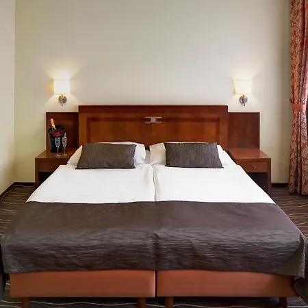 Luxury Family Bila Labut 4* براغ