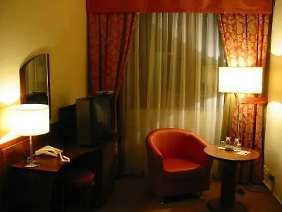 Luxury Family Bila Labut 4* براغ